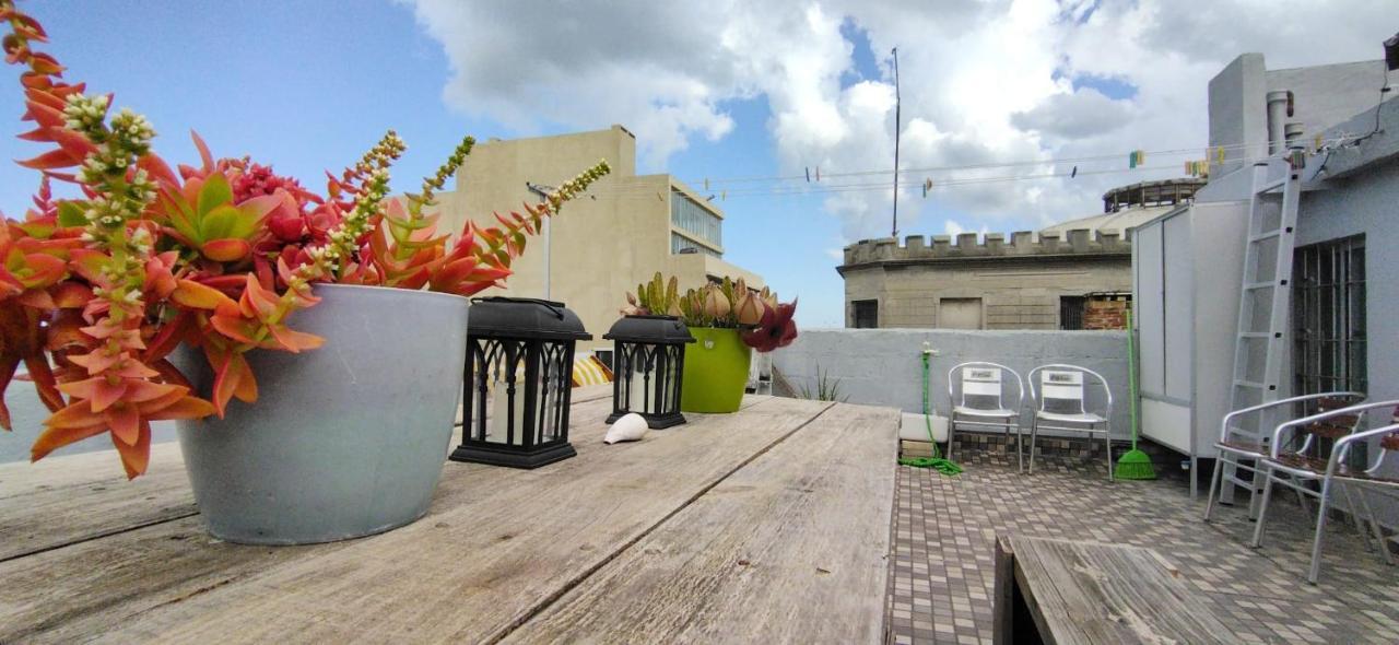 House With Large Terrace, Jacuzzi And Gated Parking For One Car Villa Монтевидео Екстериор снимка
